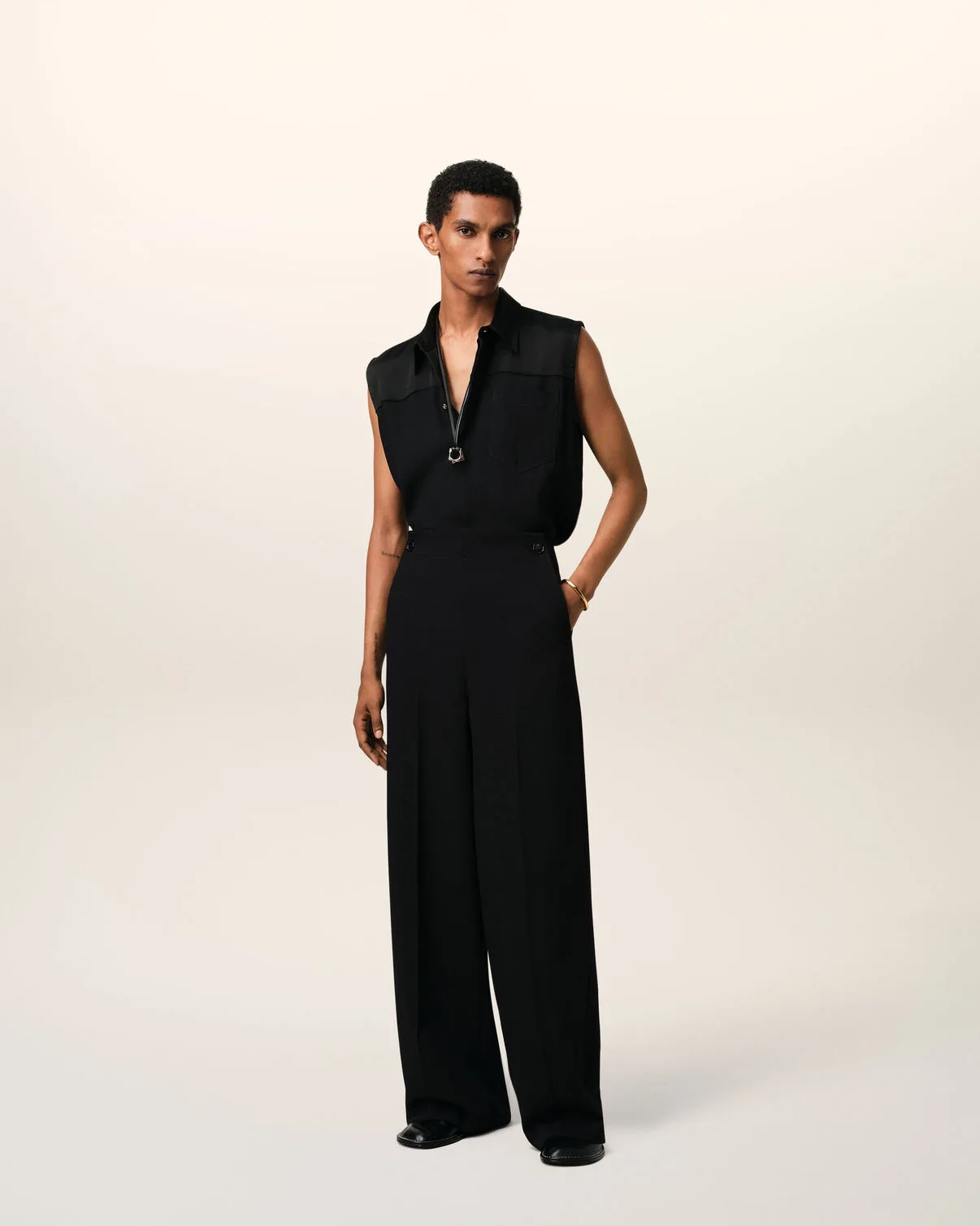 Black Contrasted Top Sleeveless Shirt