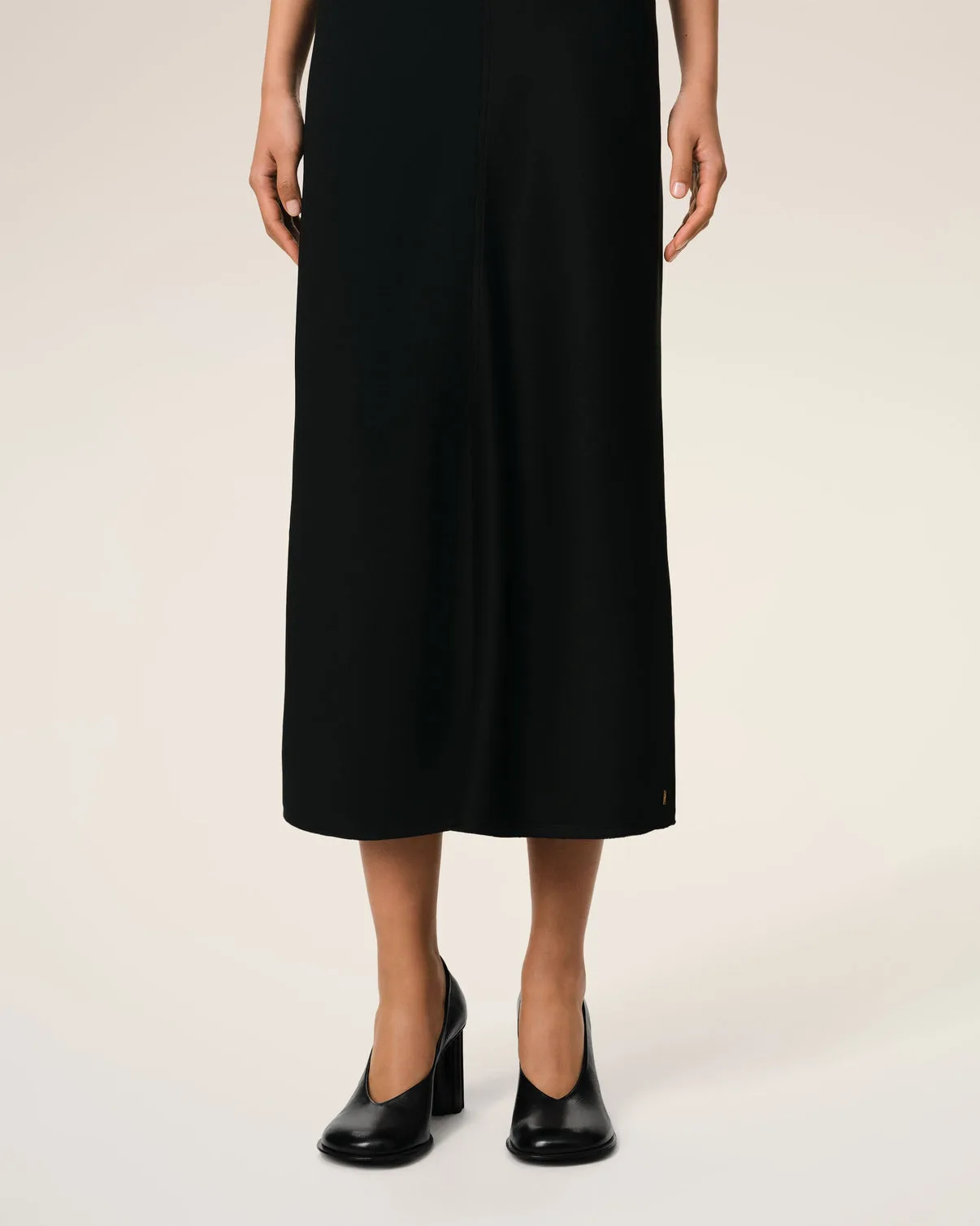 Black Leather Anatomical-toe Piano Pumps