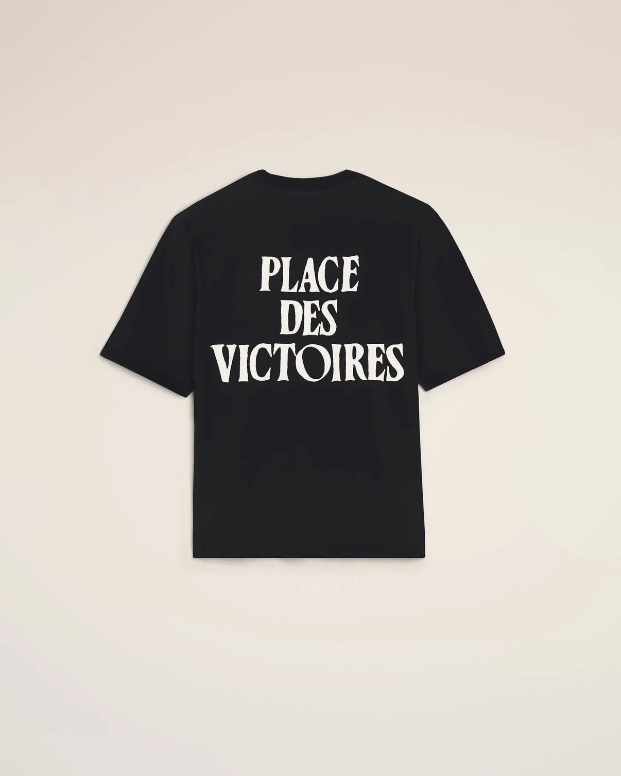 Black t-shirt and "Place des Victoires" print on the back