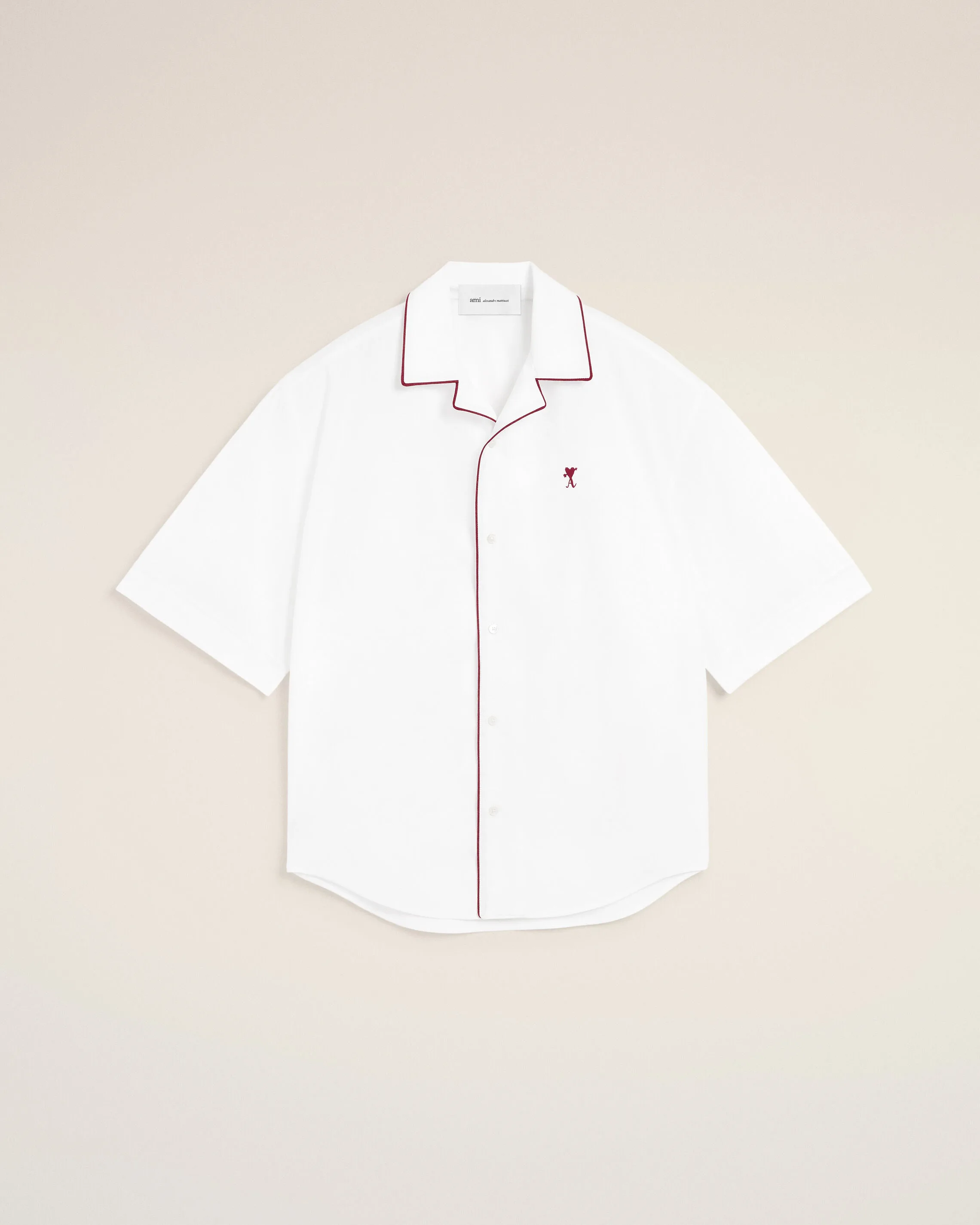 White cotton short-sleeve shirt with heart arrow