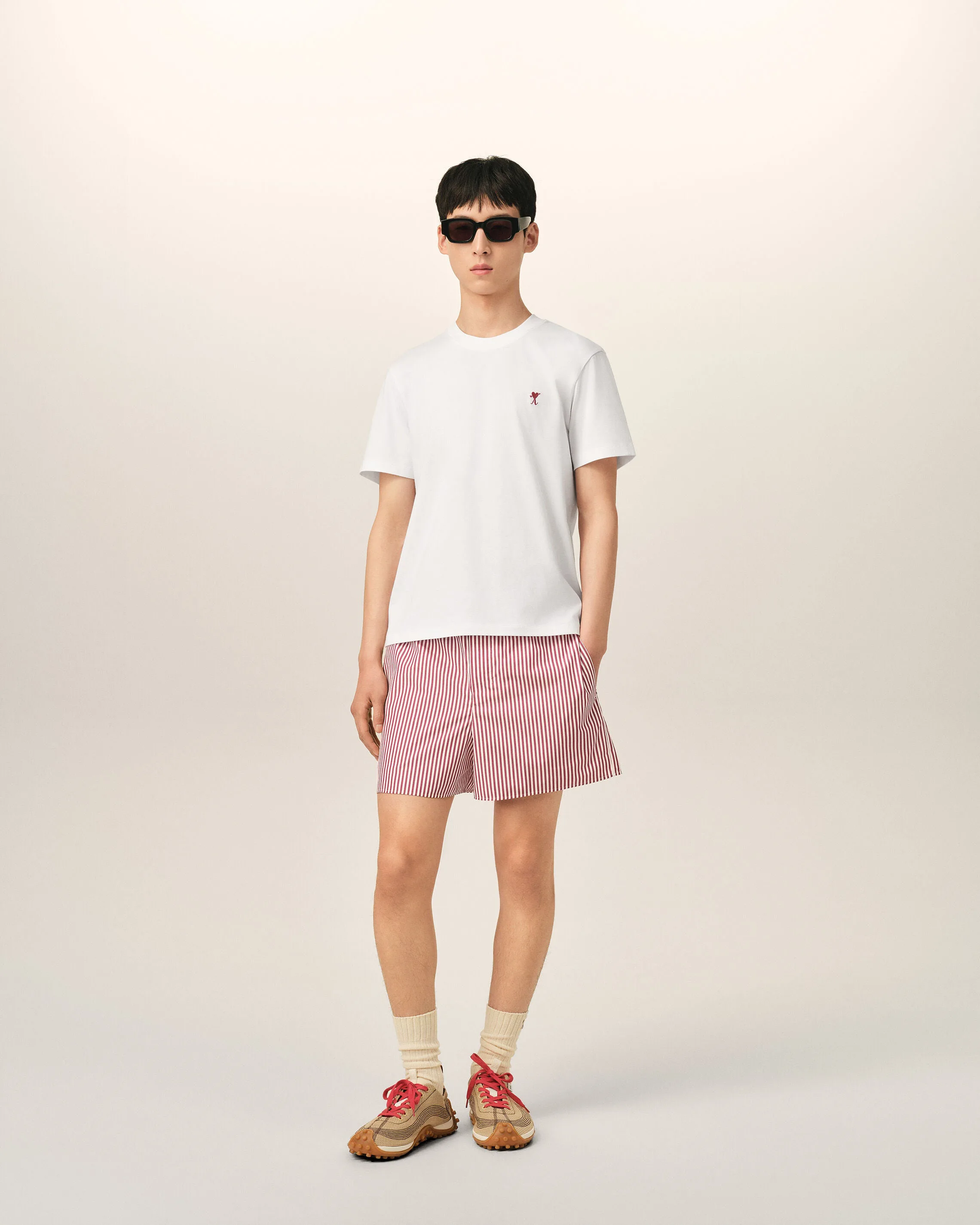 White cotton t-shirt with heart arrow